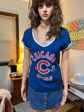 Chicago Cubs Women's Blue V-Neck Tee